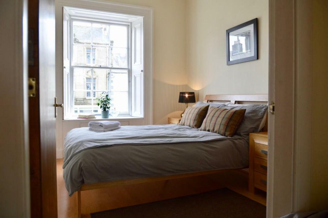 John Buchan House, ピーブルス エクステリア 写真